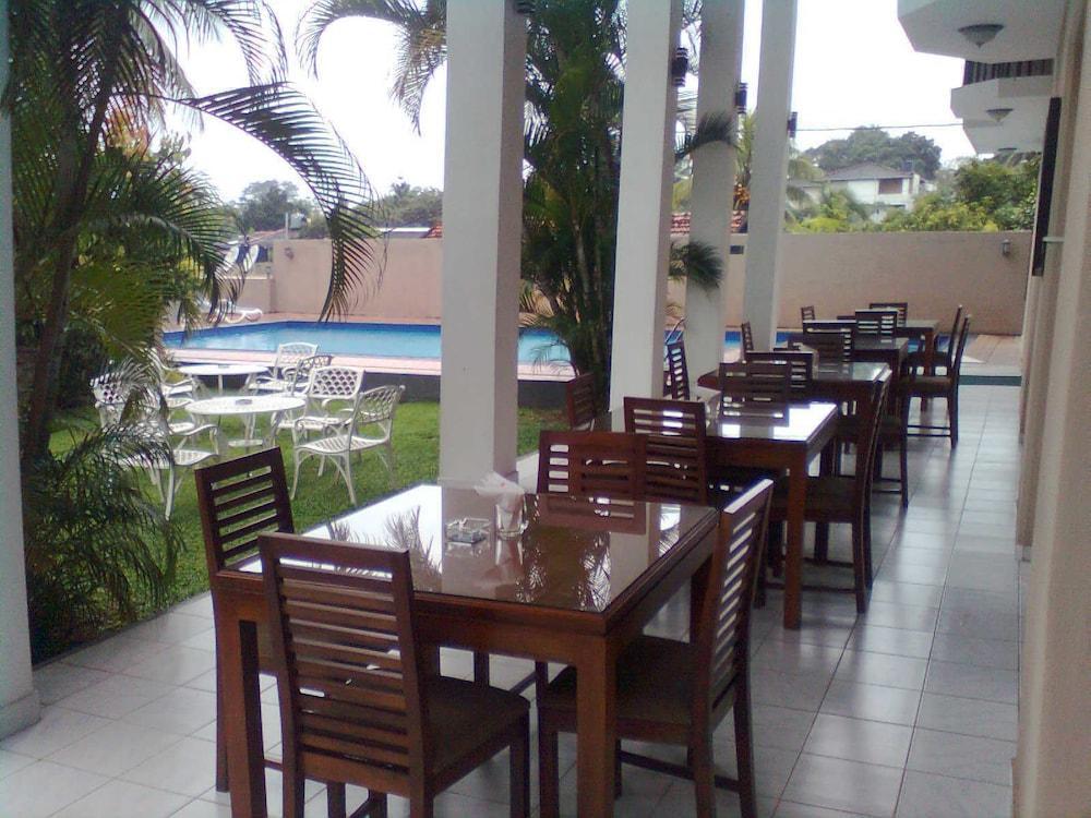Grand 7 Hotel Thalawathugoda Talawatugoda Bagian luar foto