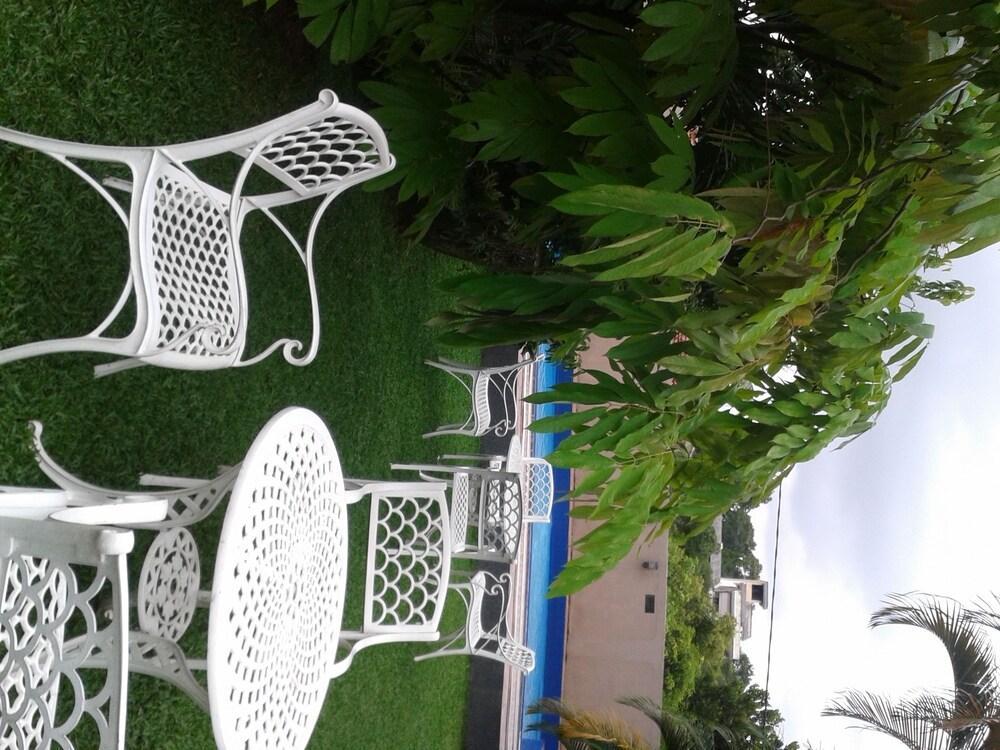 Grand 7 Hotel Thalawathugoda Talawatugoda Bagian luar foto