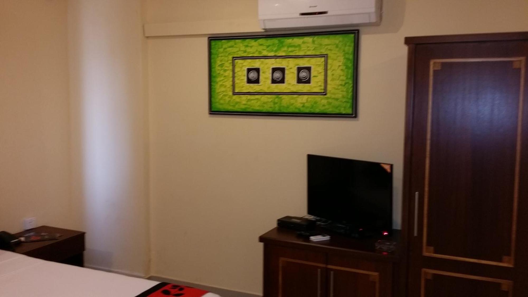 Grand 7 Hotel Thalawathugoda Talawatugoda Ruang foto
