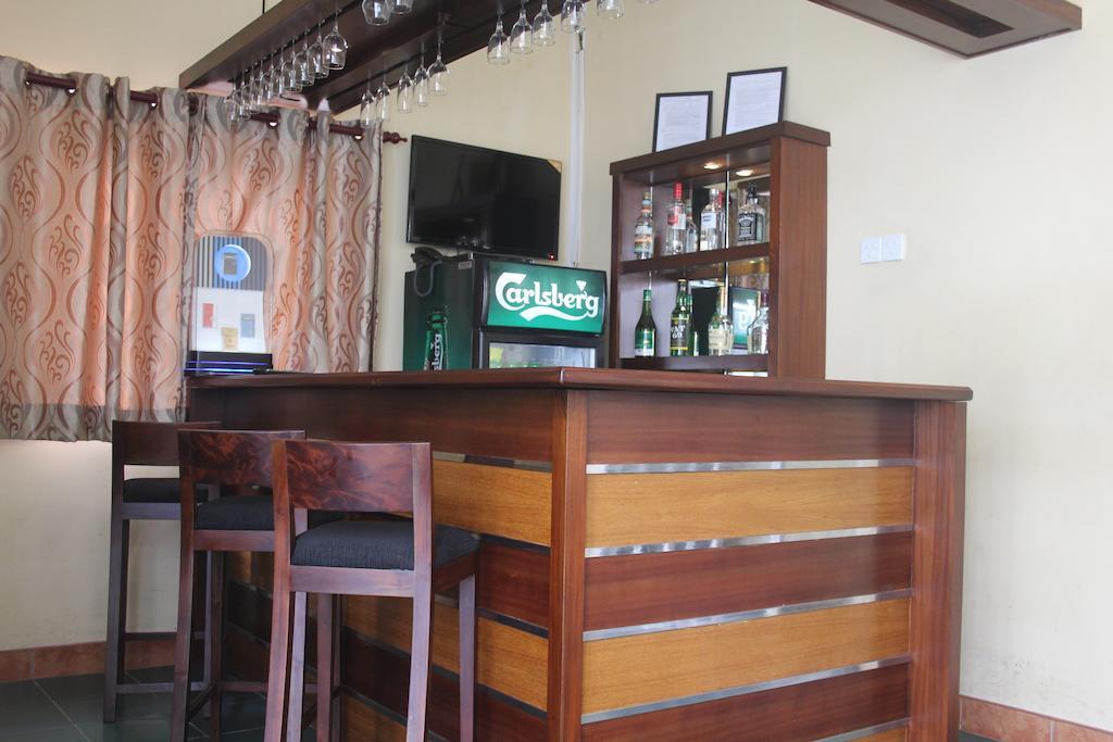 Grand 7 Hotel Thalawathugoda Talawatugoda Bagian luar foto