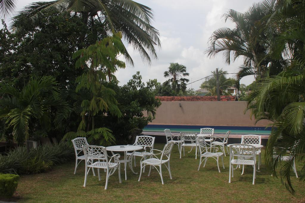 Grand 7 Hotel Thalawathugoda Talawatugoda Bagian luar foto