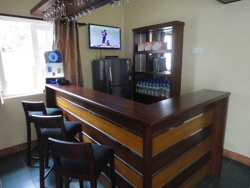 Grand 7 Hotel Thalawathugoda Talawatugoda Bagian luar foto