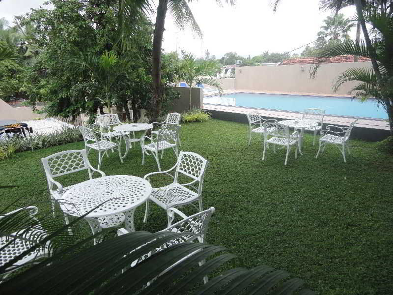 Grand 7 Hotel Thalawathugoda Talawatugoda Bagian luar foto