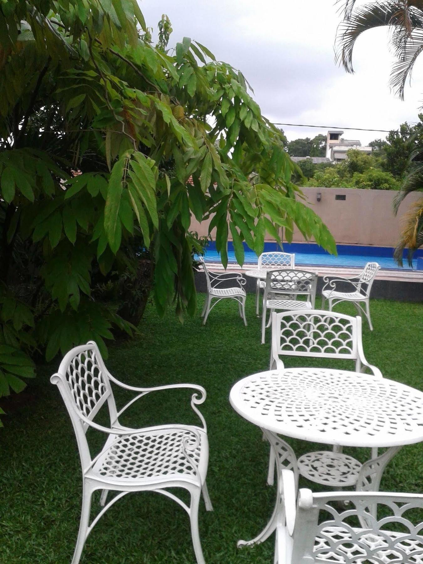 Grand 7 Hotel Thalawathugoda Talawatugoda Bagian luar foto